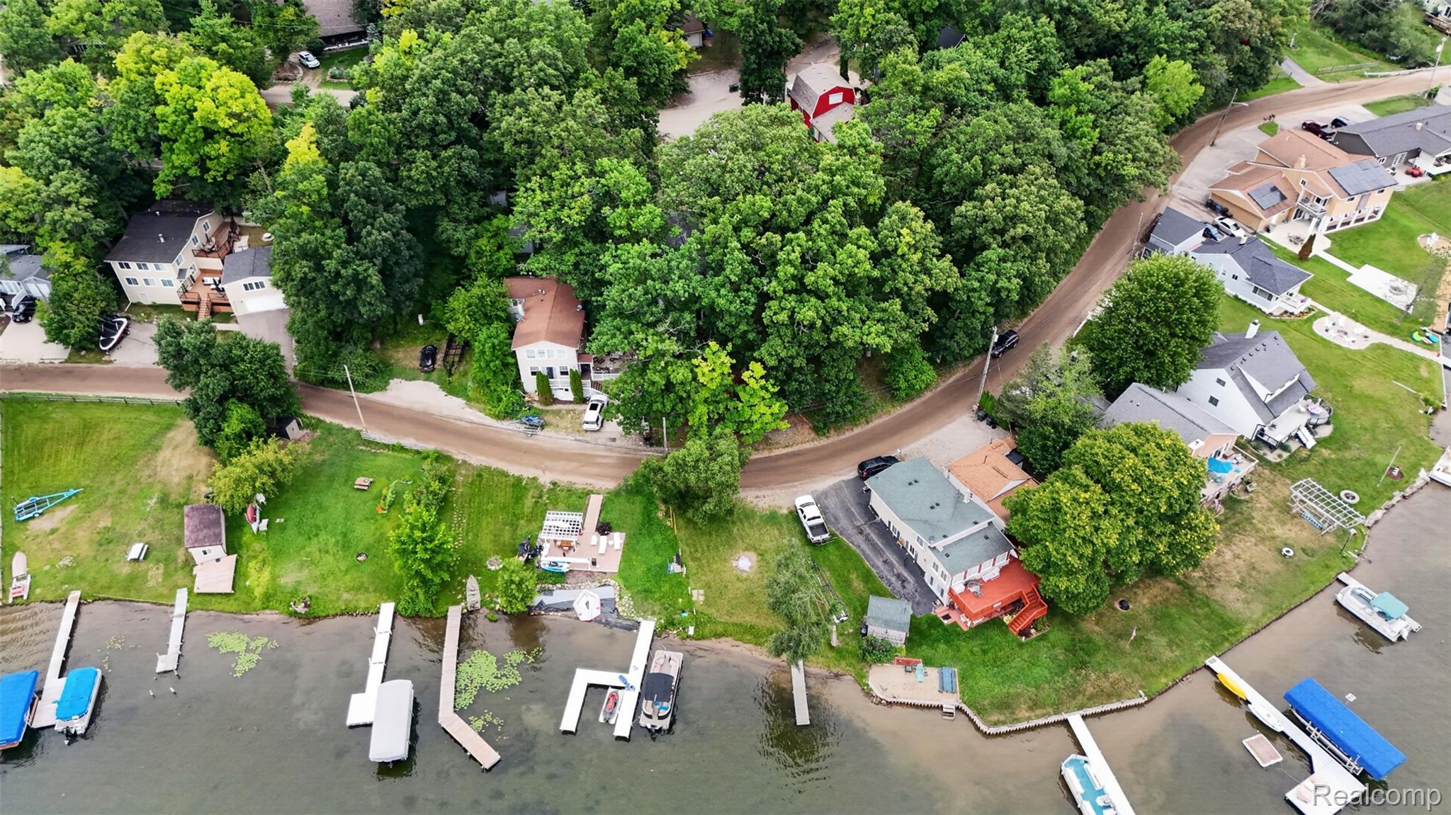 679 N Long Lake Boulevard