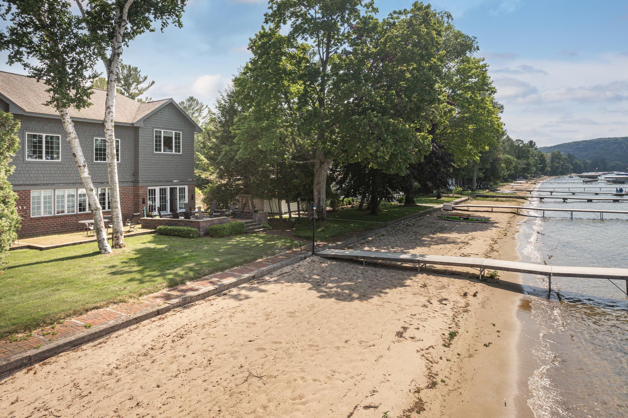 4868 W Whispering Pines Lane