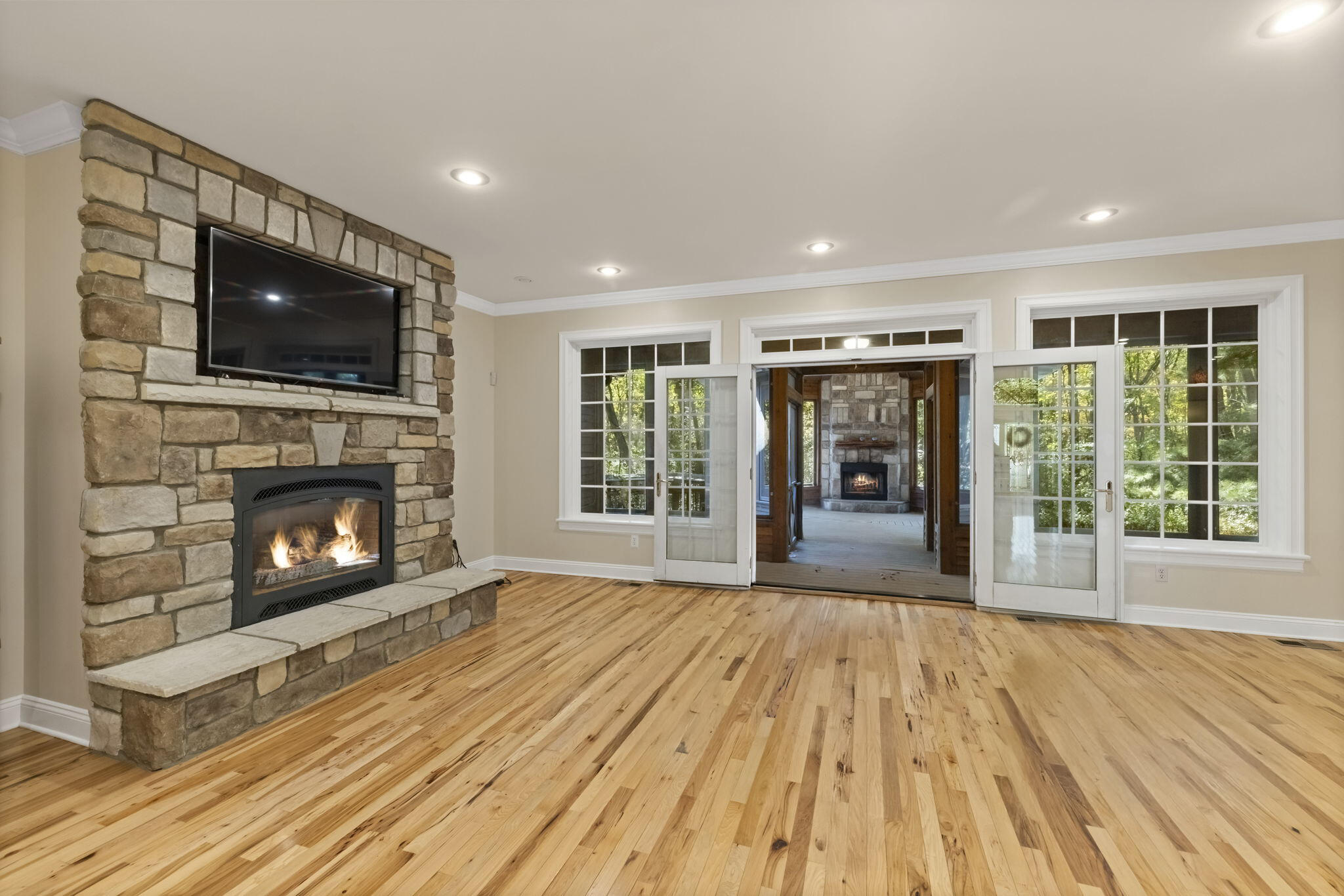 Chikaming Township, Michigan 49125, United States, 5 Bedrooms Bedrooms, ,4 BathroomsBathrooms,Residential,Active,232767