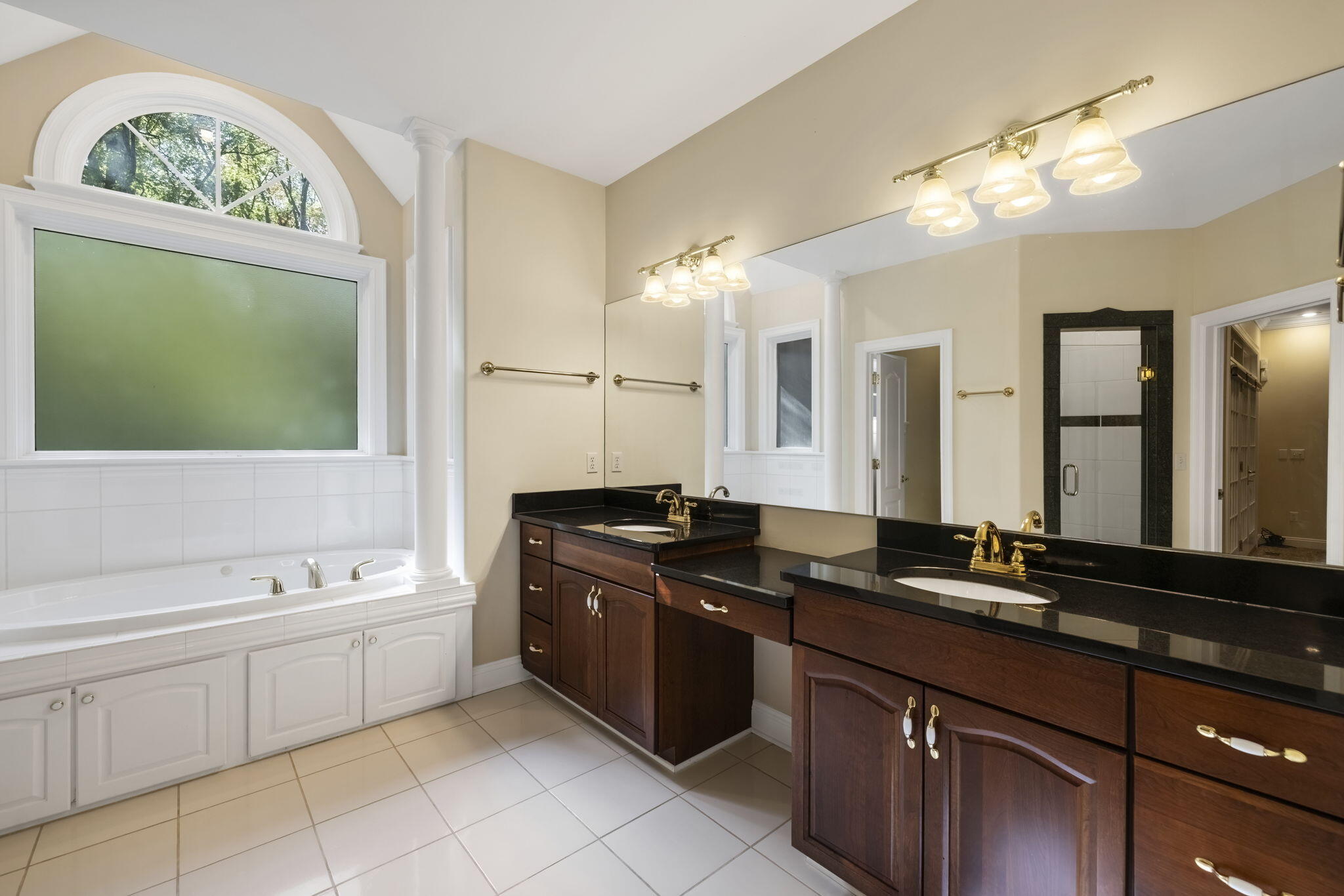 Chikaming Township, Michigan 49125, United States, 5 Bedrooms Bedrooms, ,4 BathroomsBathrooms,Residential,Active,232767