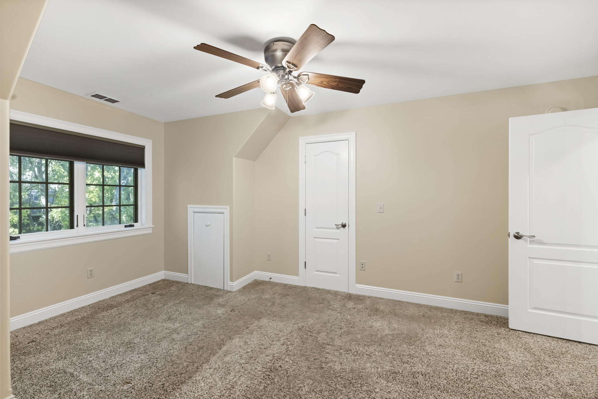 Chikaming Township, Michigan 49125, United States, 5 Bedrooms Bedrooms, ,4 BathroomsBathrooms,Residential,Active,232767