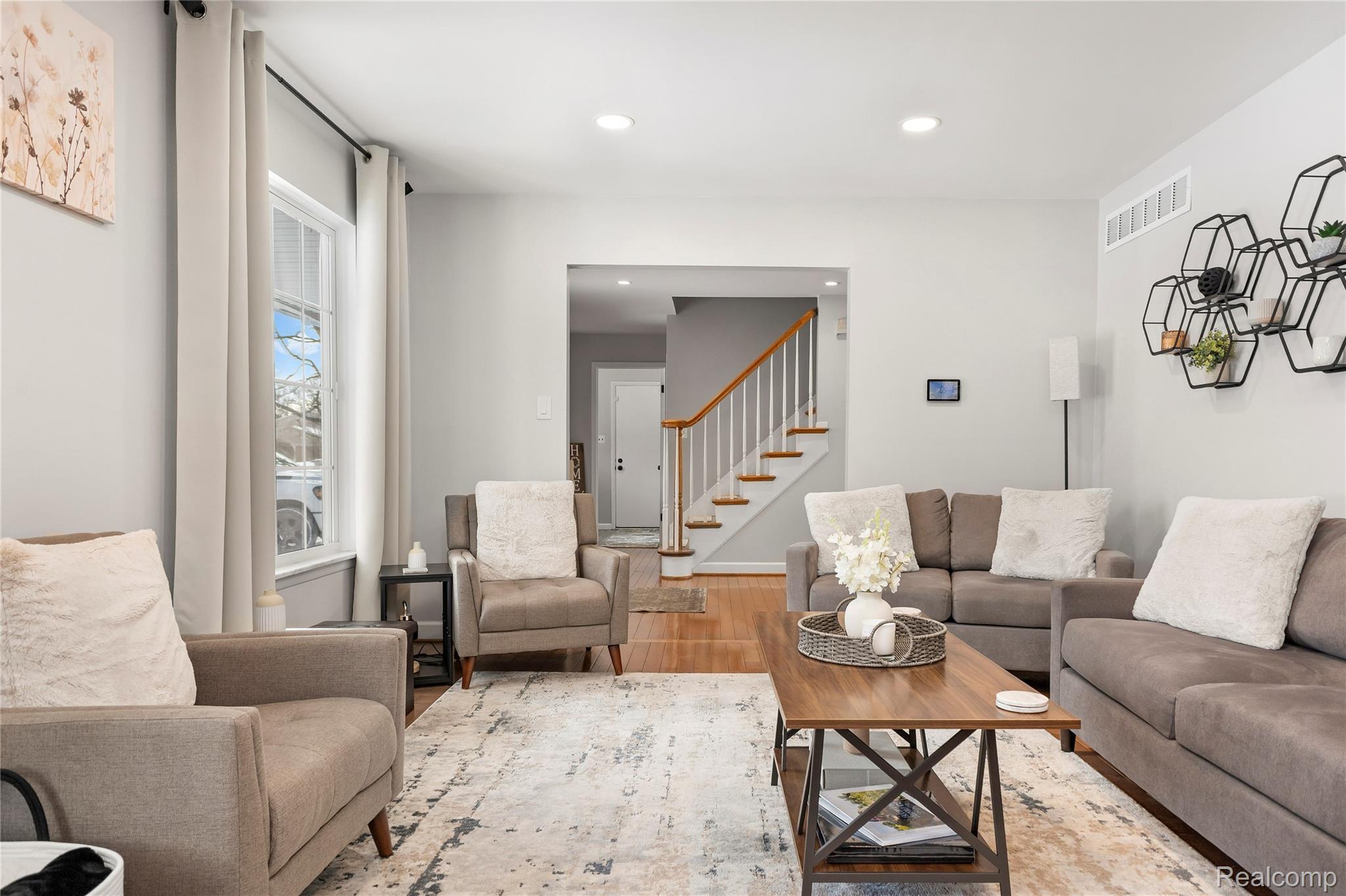 1824 Hickory Bark Lane