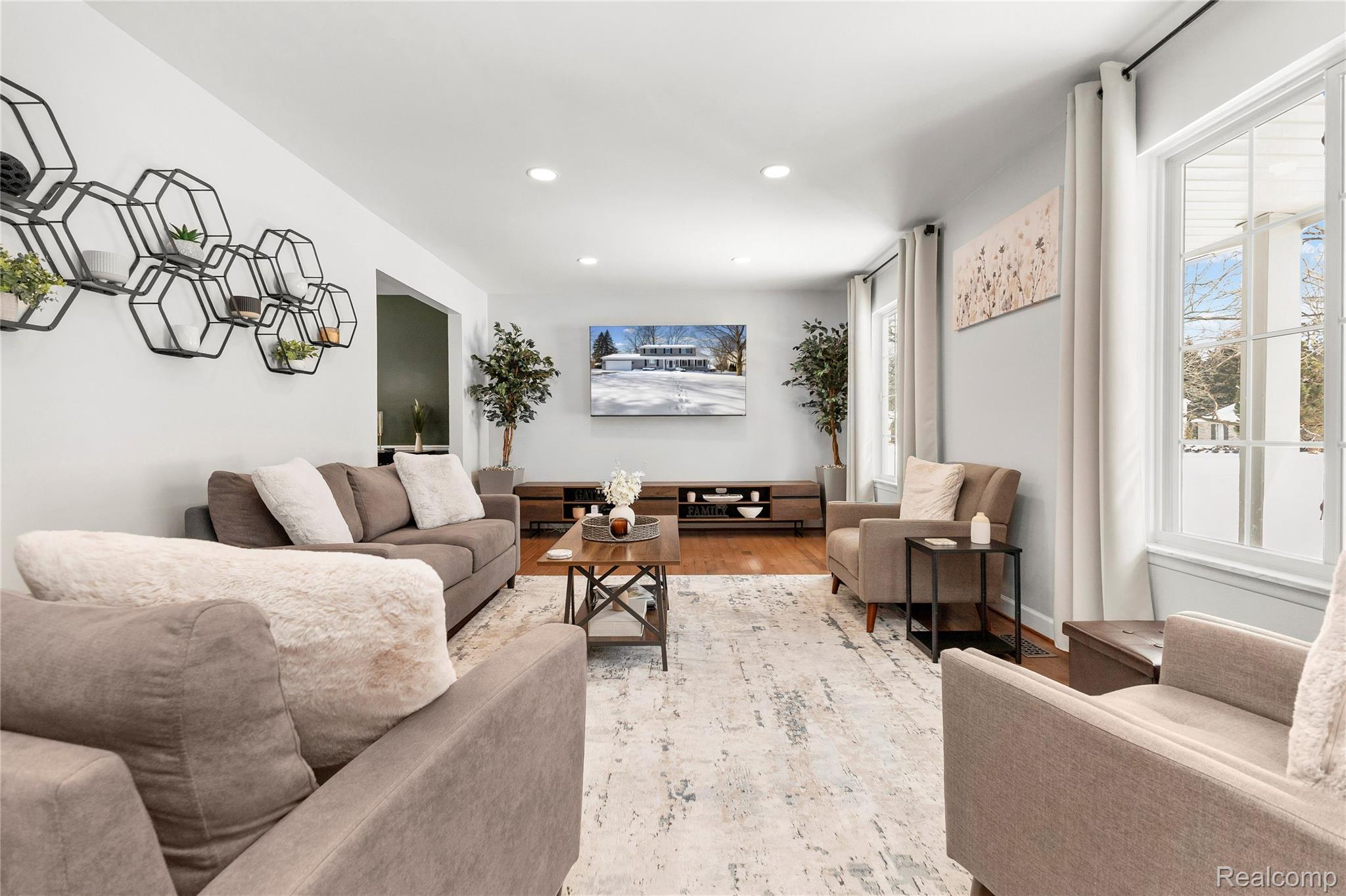 1824 Hickory Bark Lane