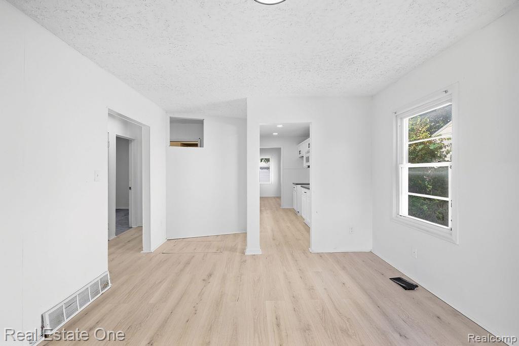 14073 Hendricks Avenue