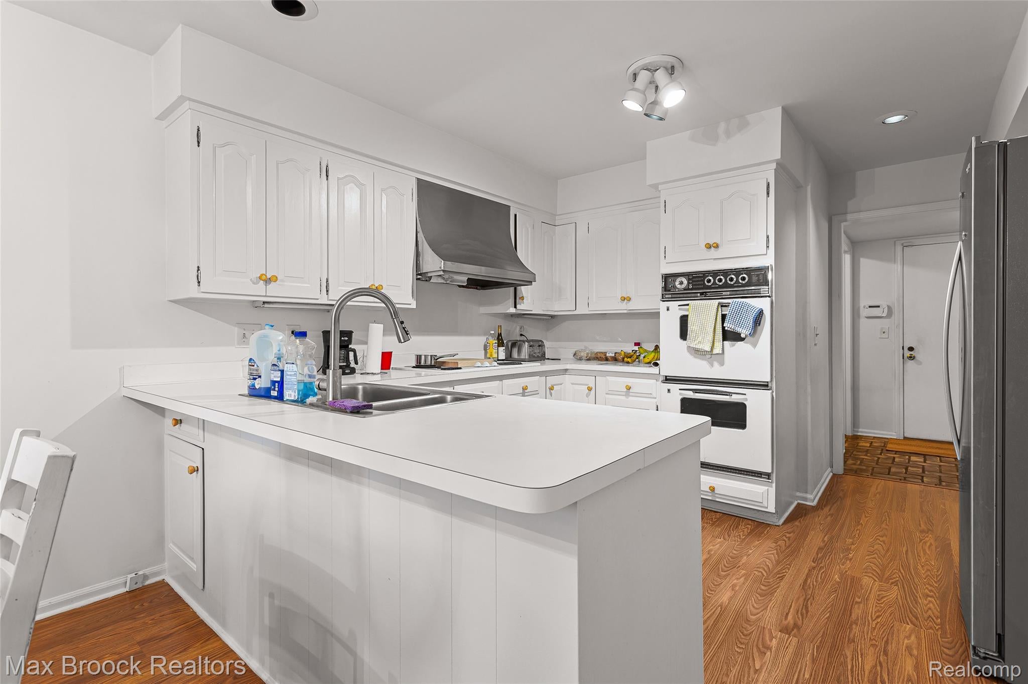 1935 Pine Ridge Lane