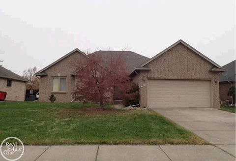 51073 Pinewood Drive Macomb Township MI 48042