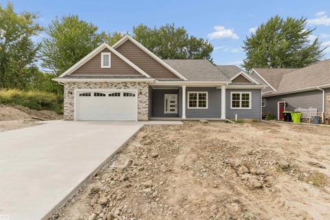 Photo of 39159 Chart Street, Harrison Charter Township, MI 48045 (MLS # 58050223083)
