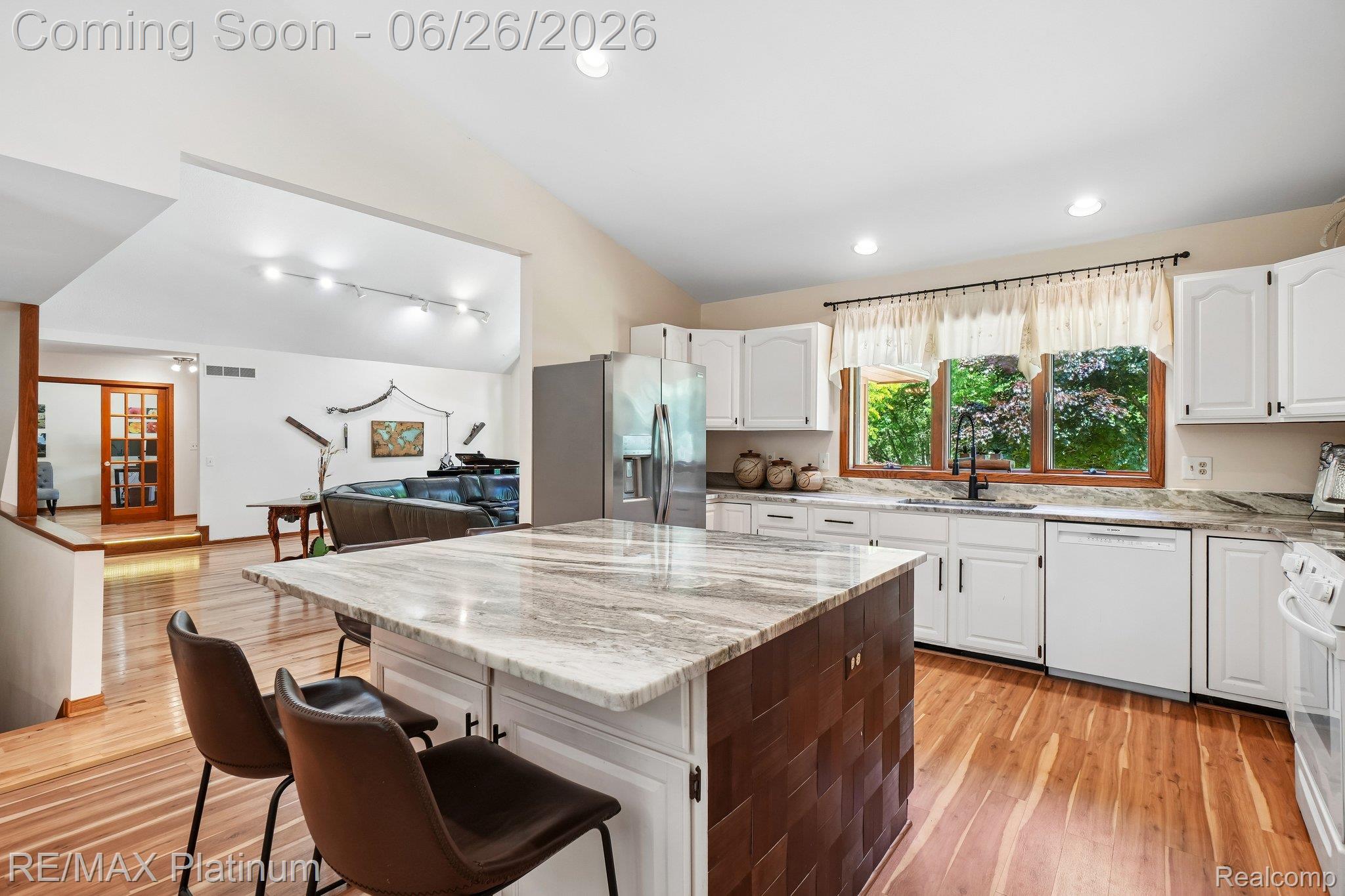 6100 Oak Valley Drive