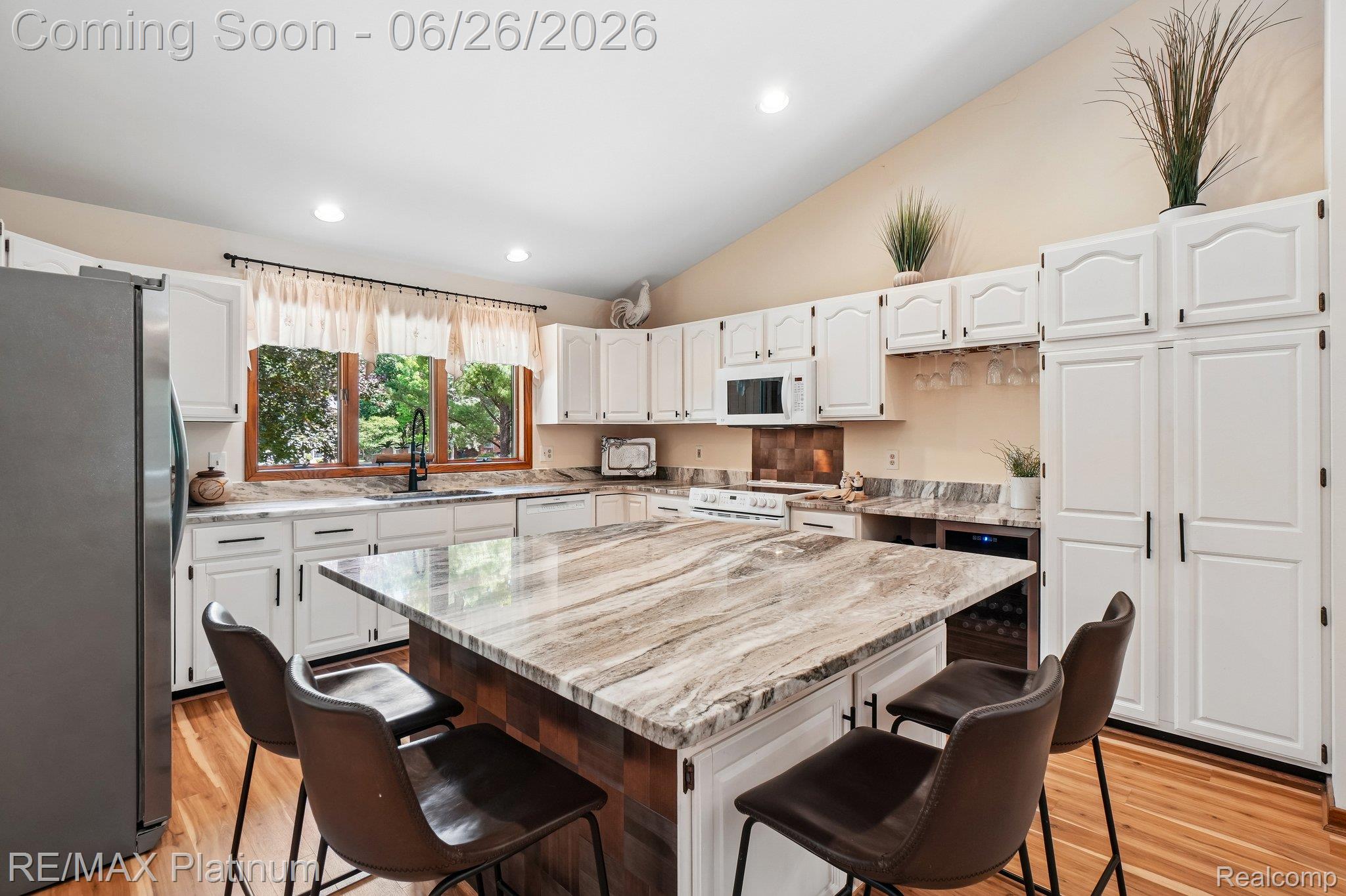 6100 Oak Valley Drive