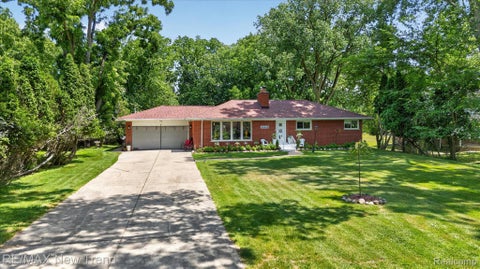 Photo of 24414 Lois Lane, Southfield City, MI 48075 (MLS # 20261069410)