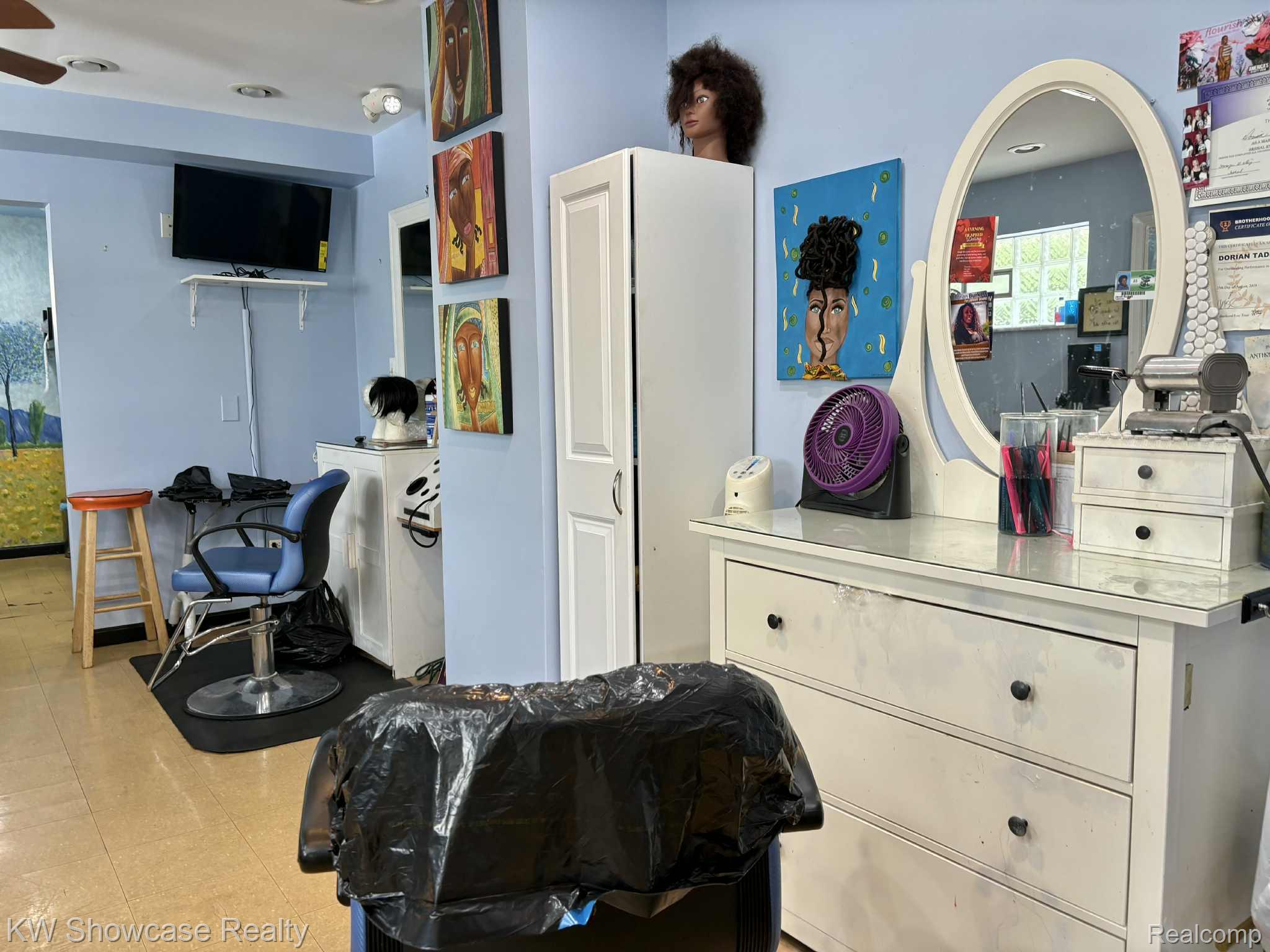 318 South Boulevard W