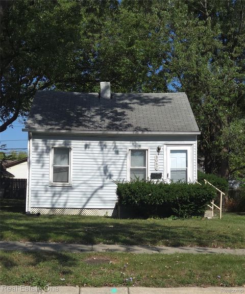 8087 Continental Avenue Warren City MI 48089