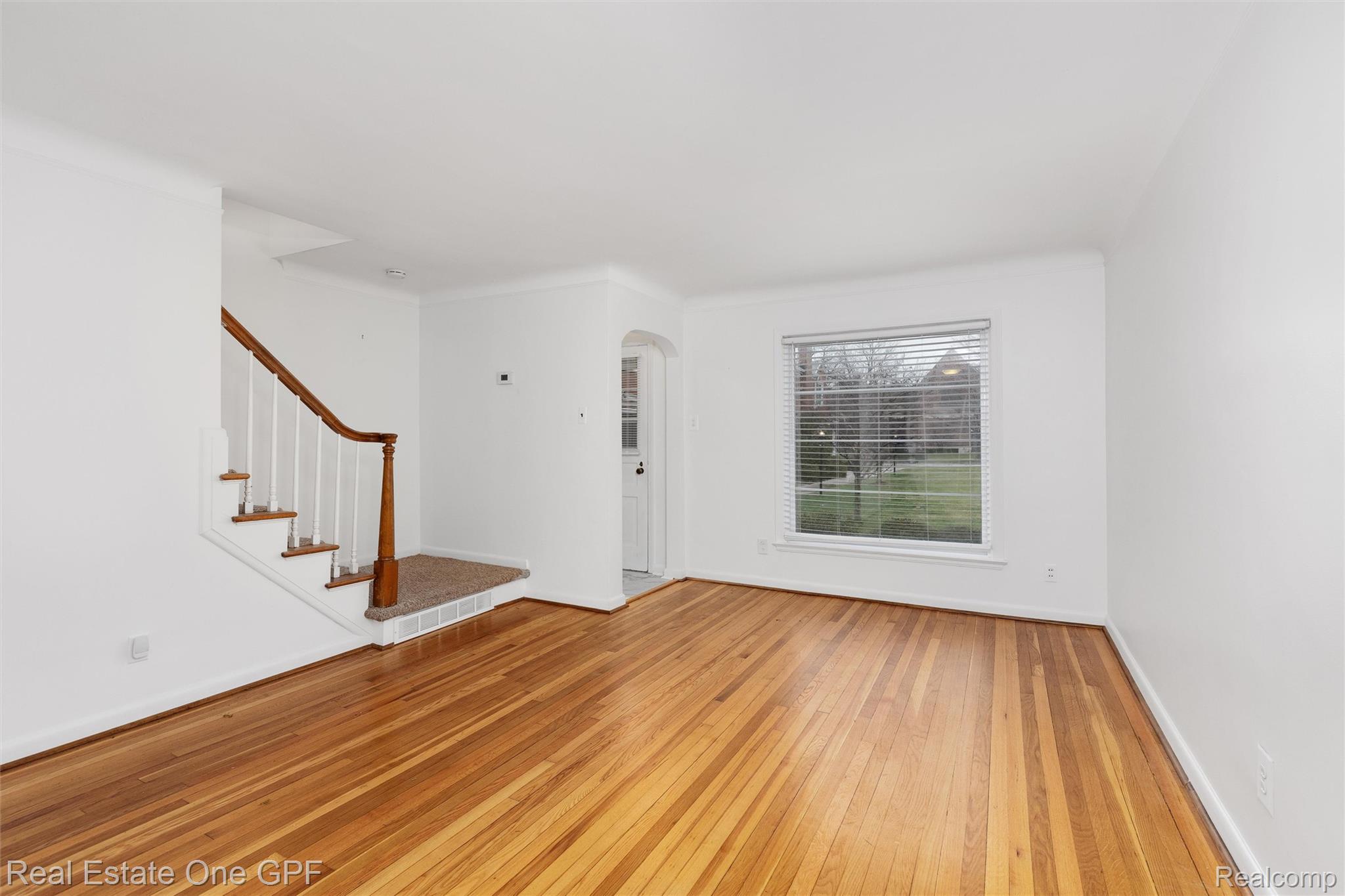 699 SAINT CLAIR Street 12