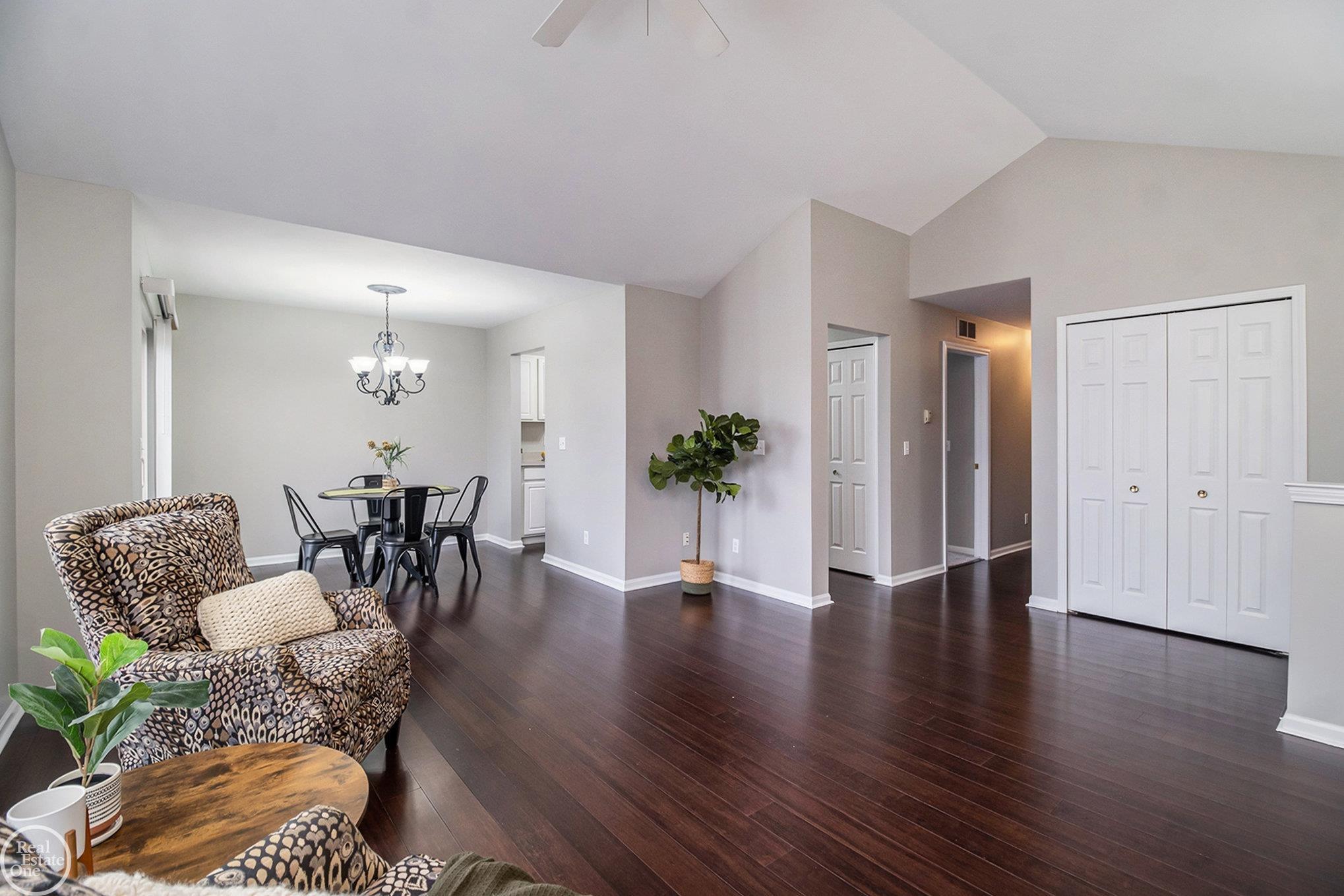 1895 flagstone Circle