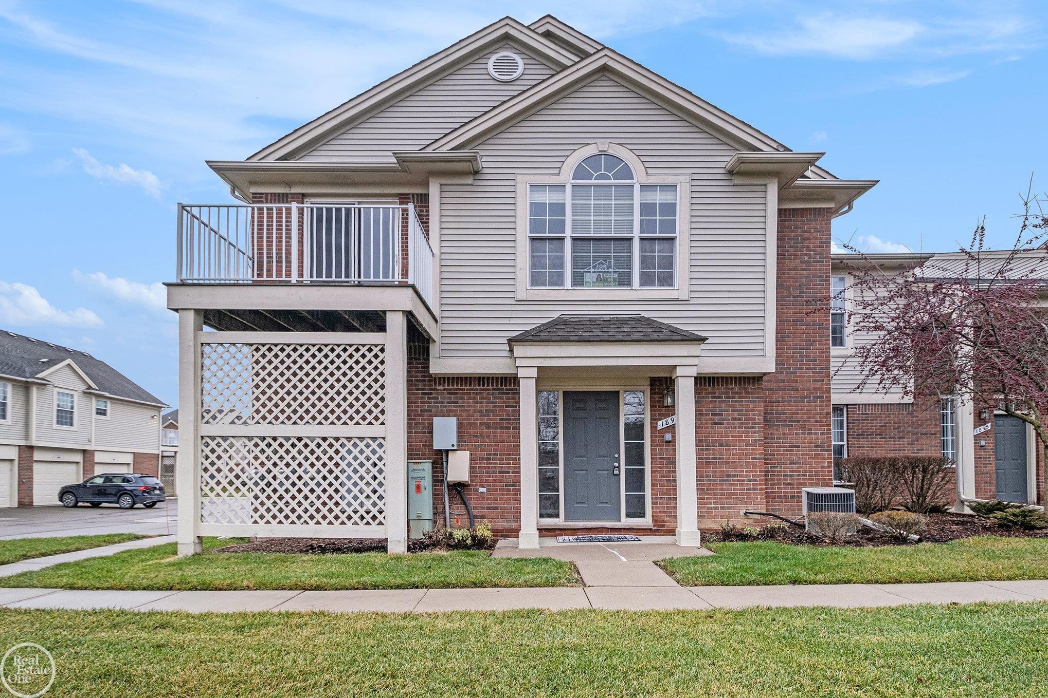 1895 flagstone Circle