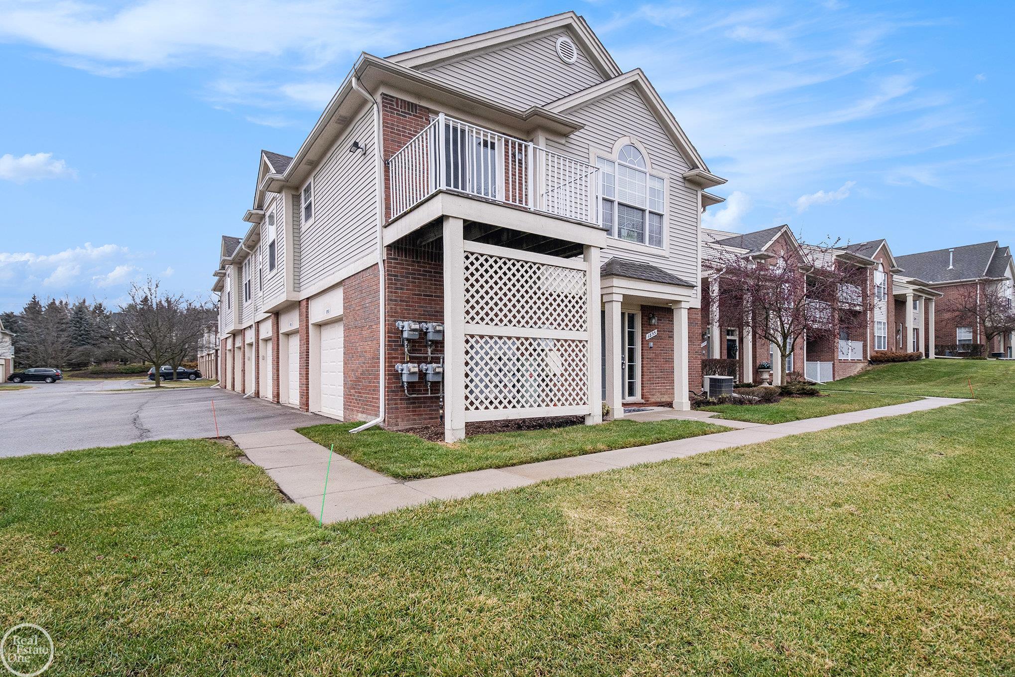 1895 flagstone Circle