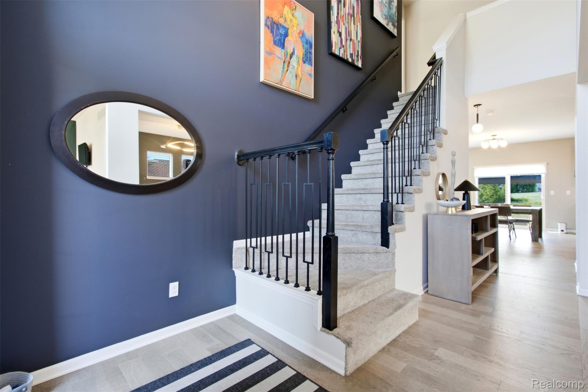 5085 Ridge Lane