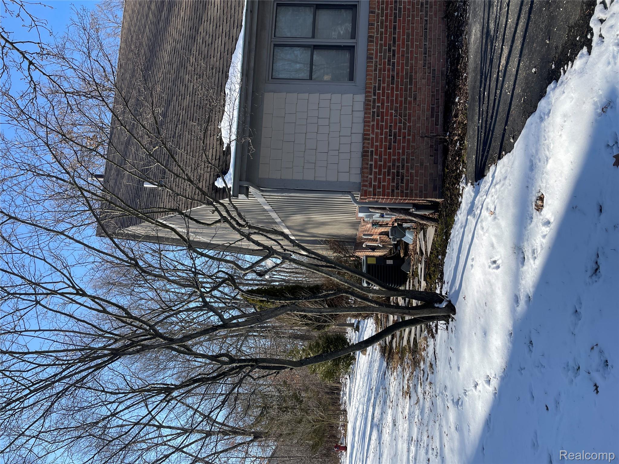 4765 Woodbine Circle S