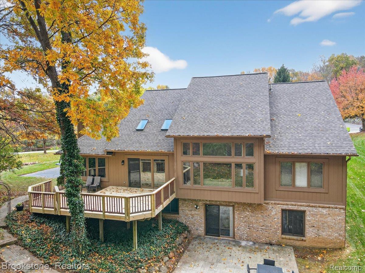 9748 Forest Ridge Drive