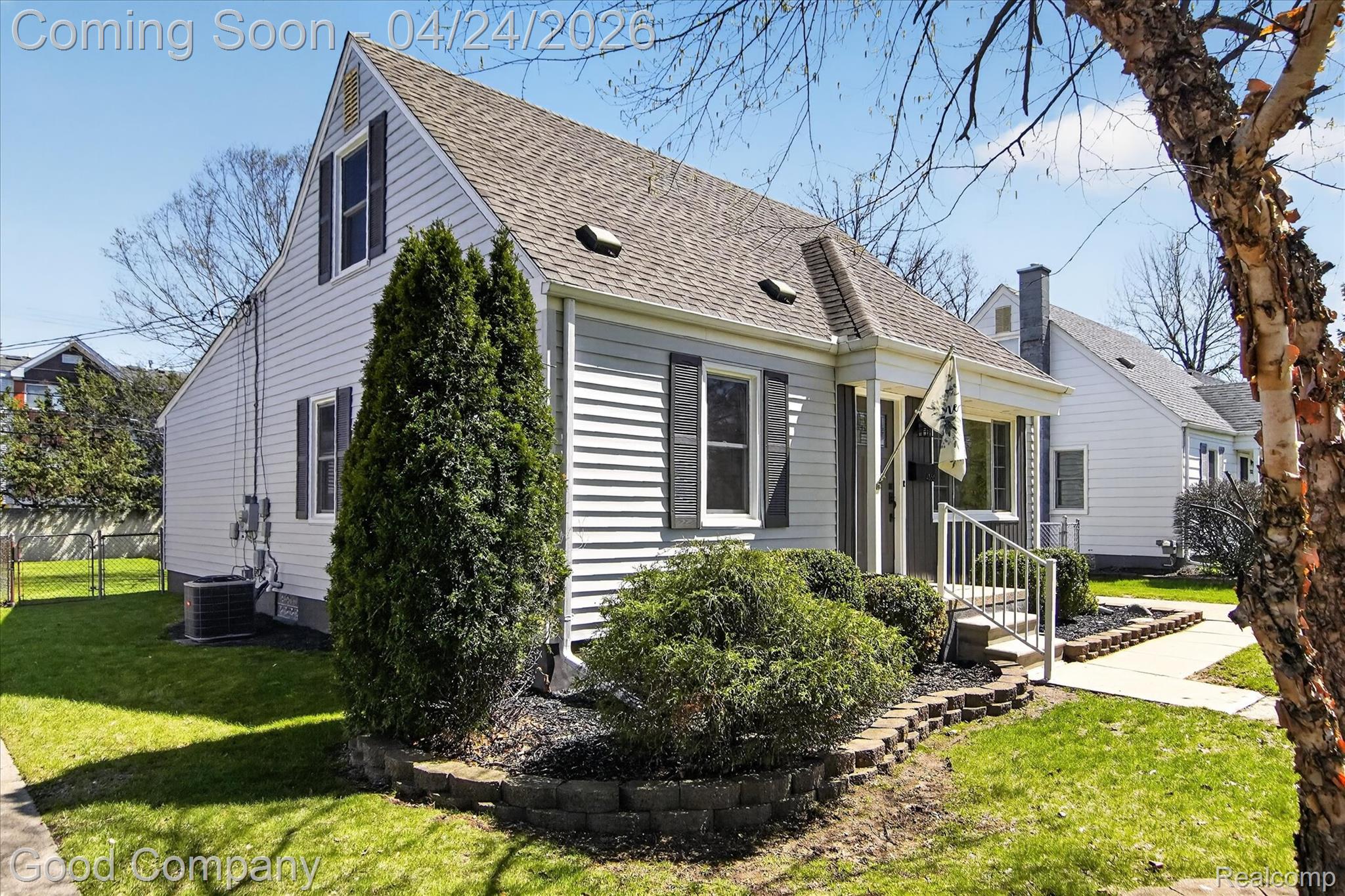 4336 Mandalay Avenue