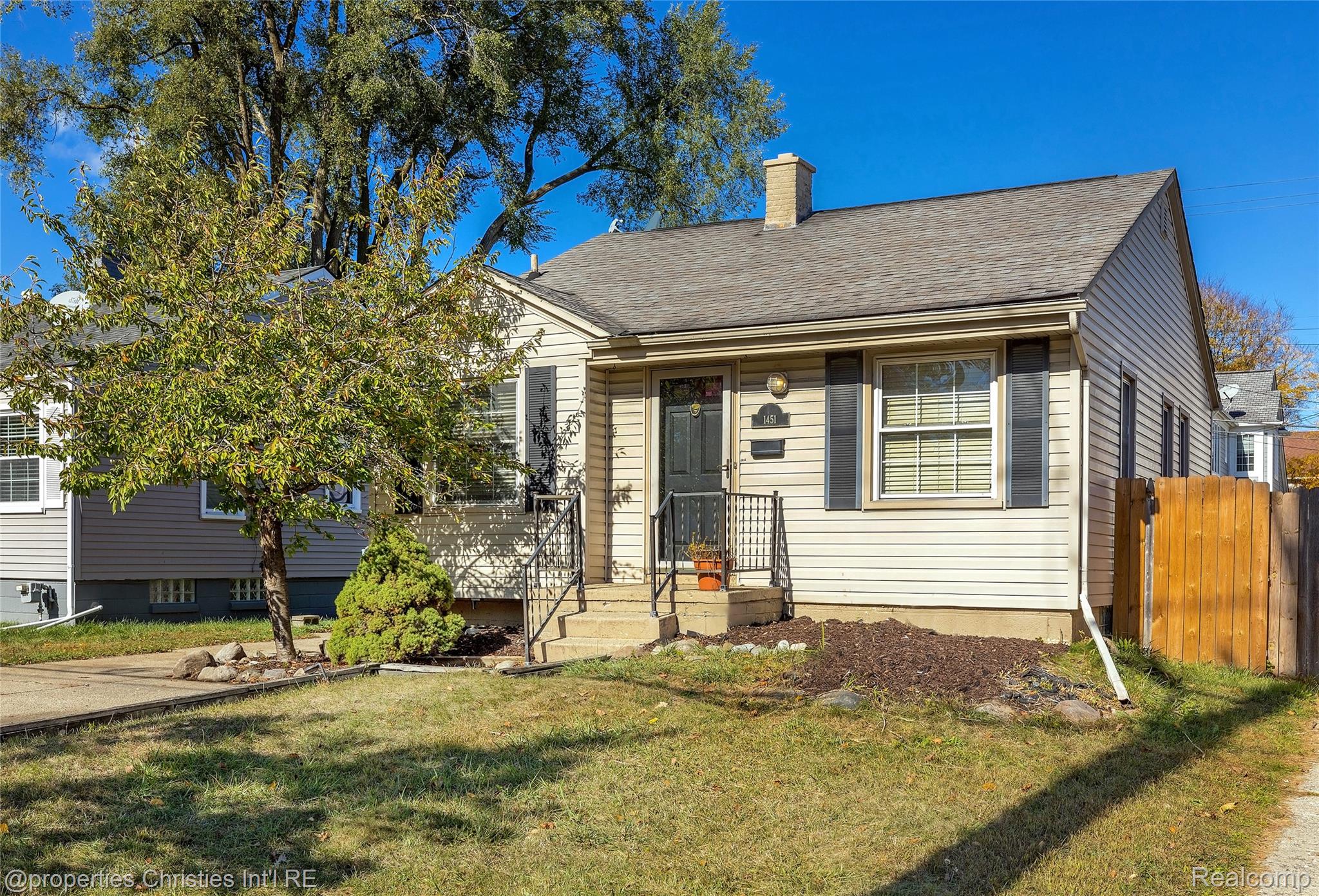 1451 E 14 Mile Road
