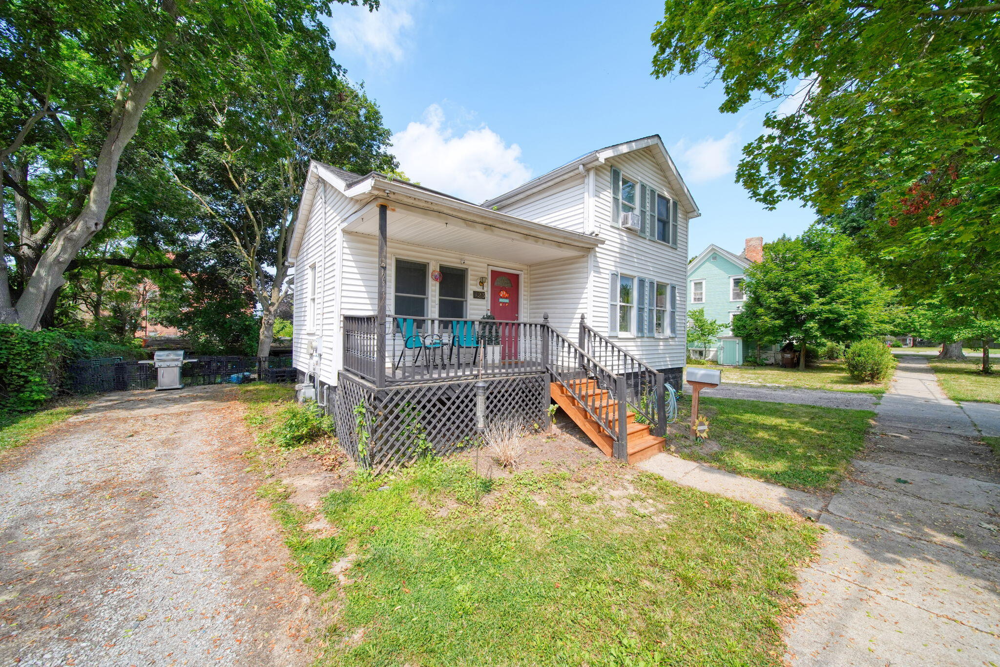 123 N Center Street