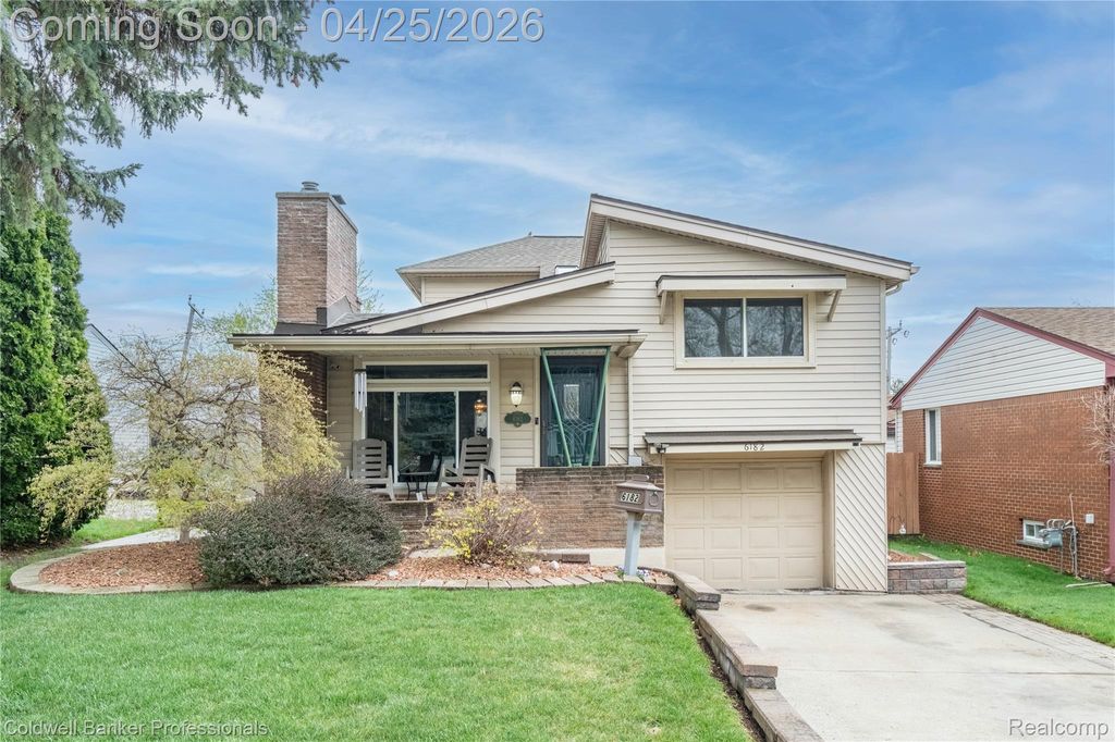 Photo of 6182 Drexel Street, Dearborn Heights City, MI 48127 (MLS # 20261024715)