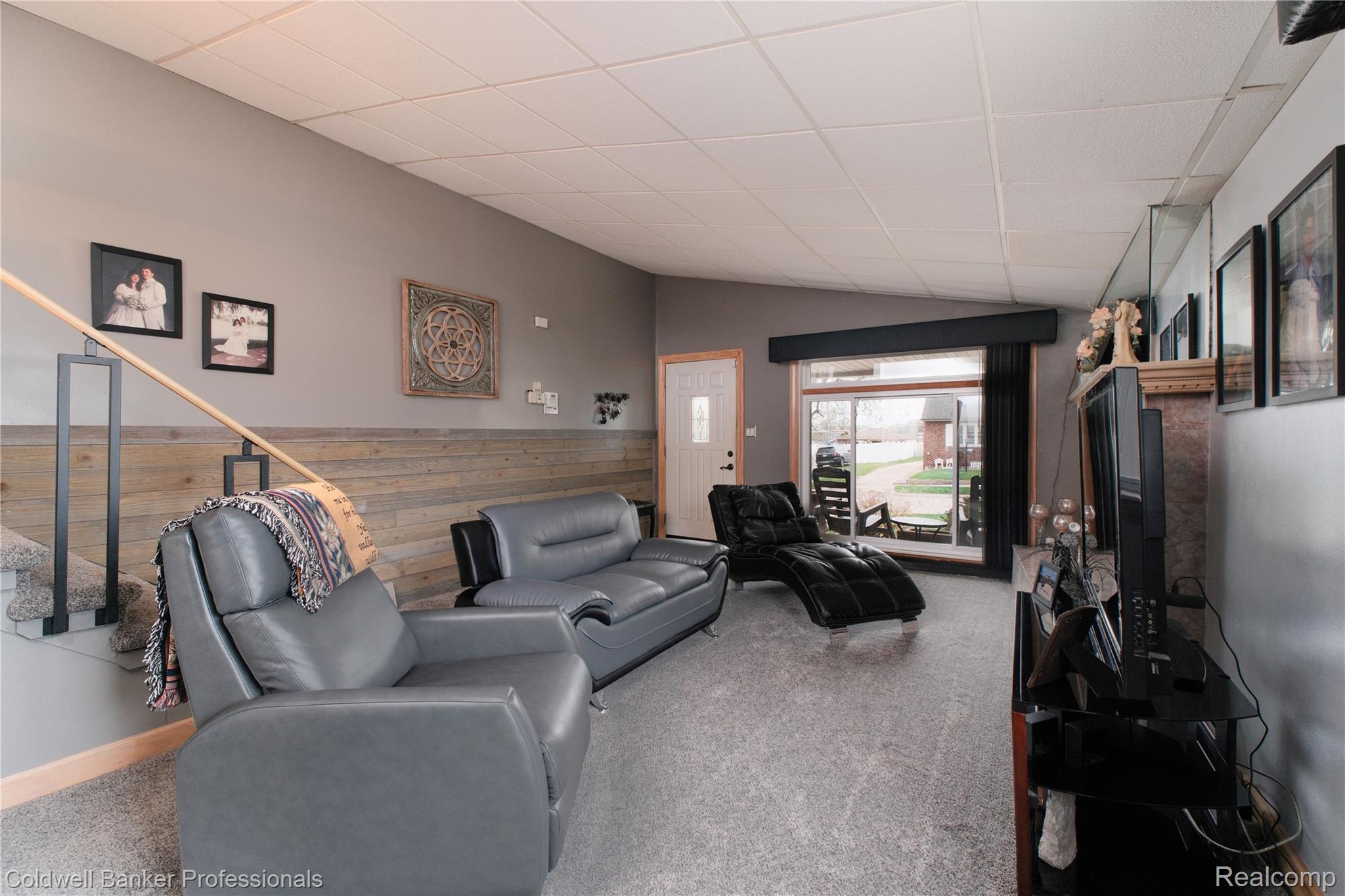 6182 Drexel Street