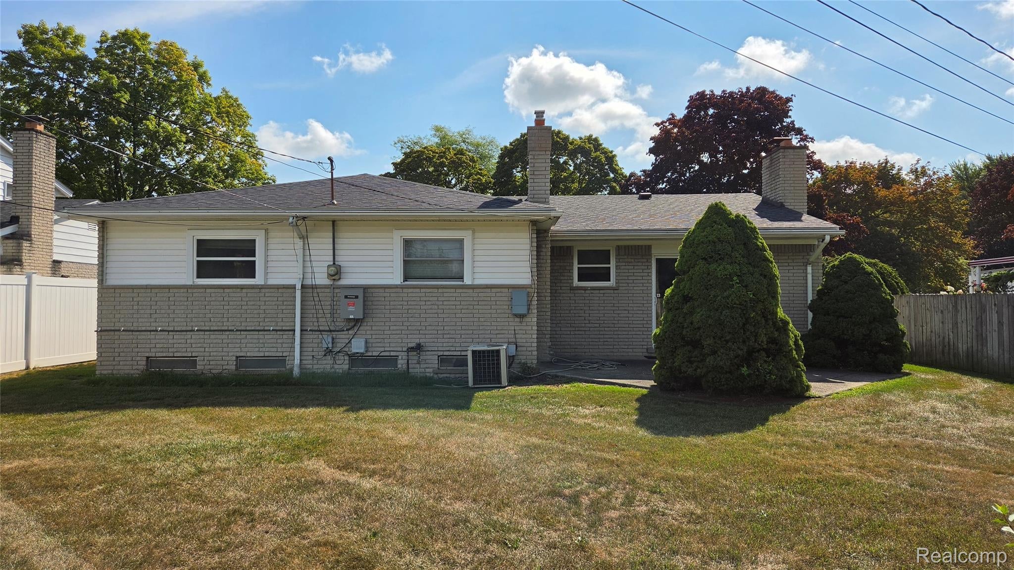 1952 S Globe Street