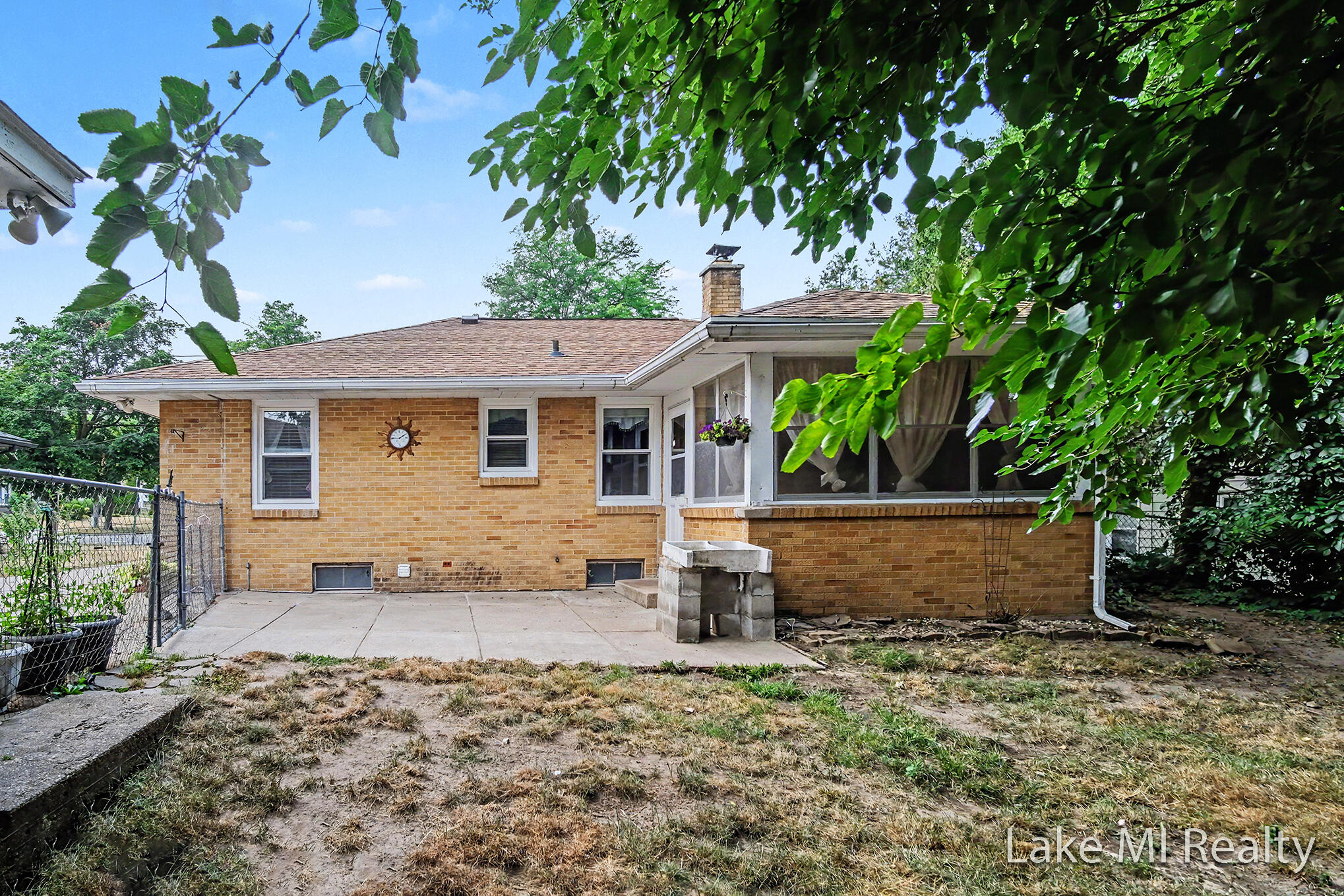 938 Calvary Avenue NW