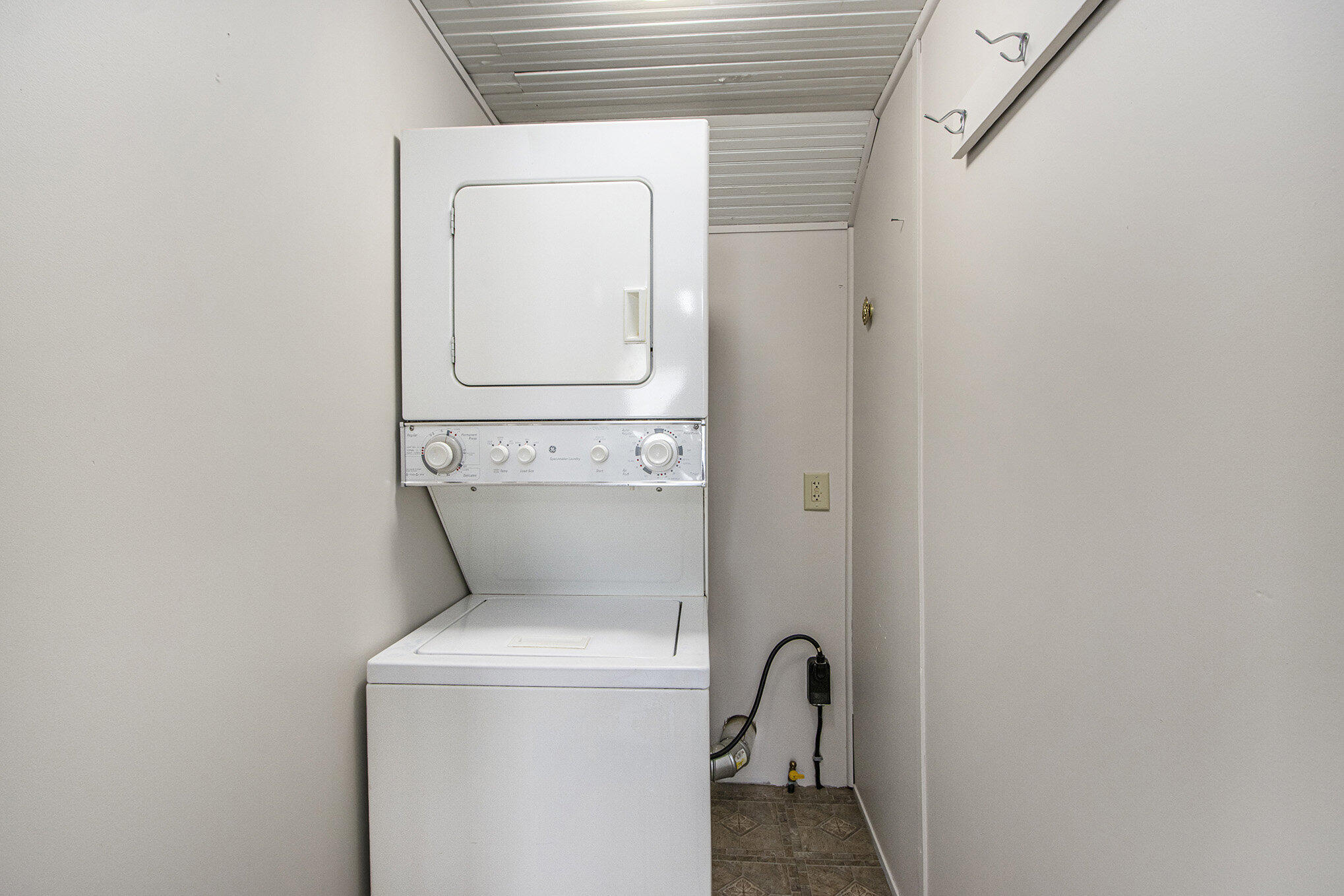 Gobles City, Michigan 49055, United States, 3 Bedrooms Bedrooms, ,1 BathroomBathrooms,Residential,Active,173132