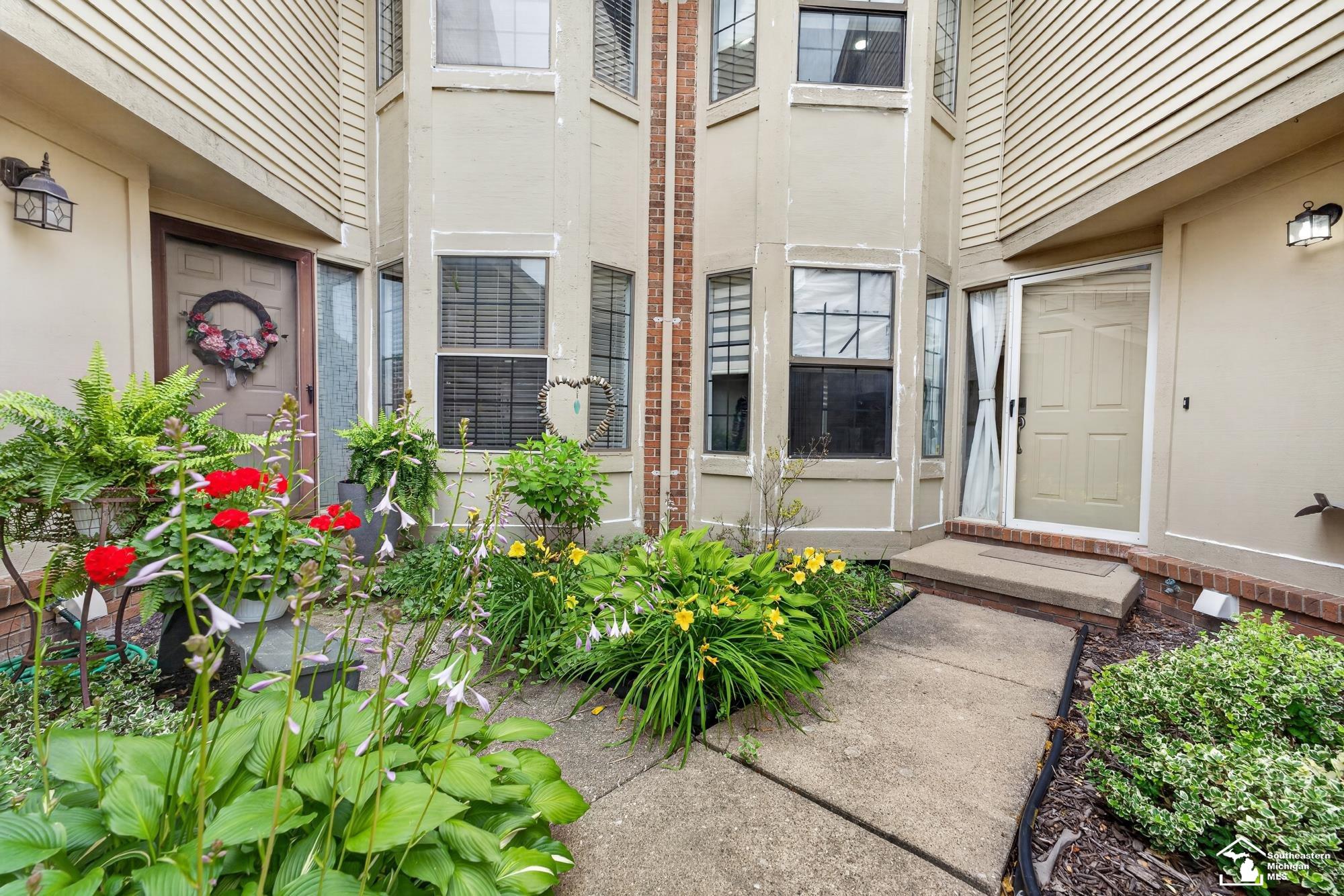 15696 Golfview Drive