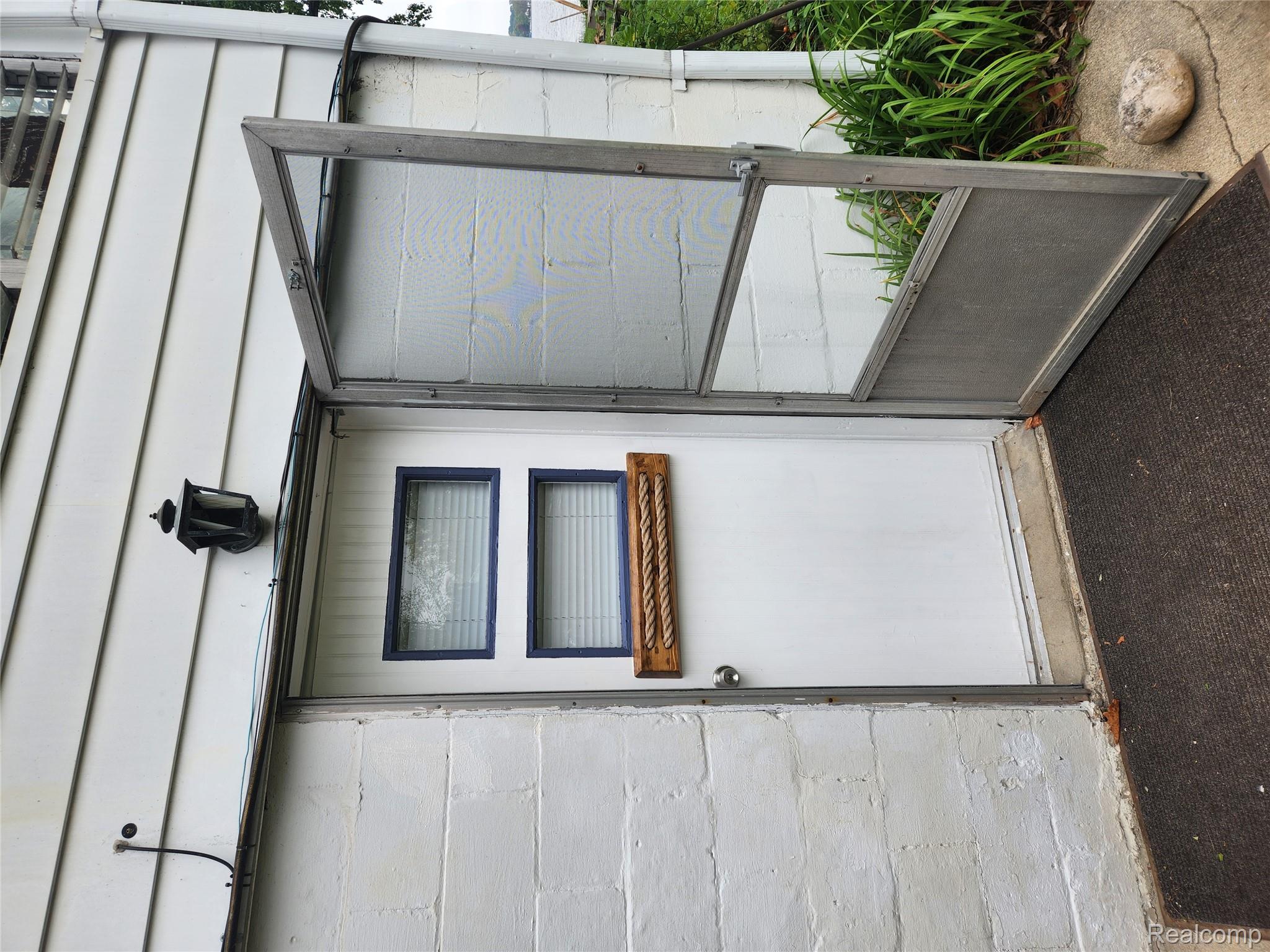 8463 Hillpoint Drive