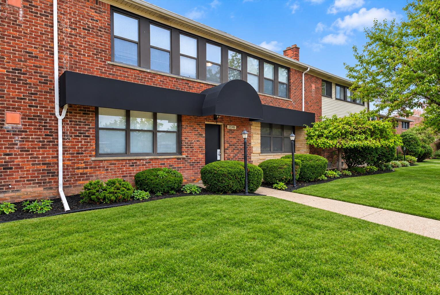 25749 Woodward Avenue 106