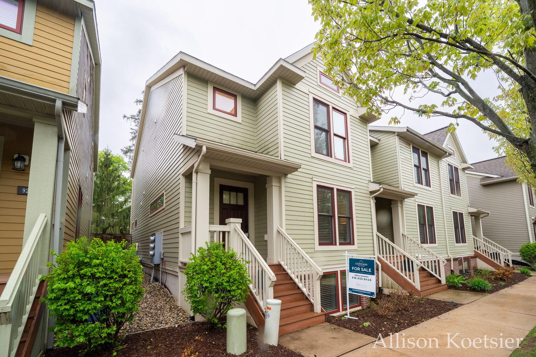 918 Blodgett Street SE