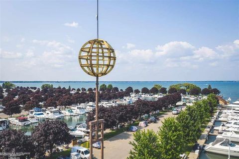 41700 Conger Bay J-205 Drive Harrison Charter Township MI 48045