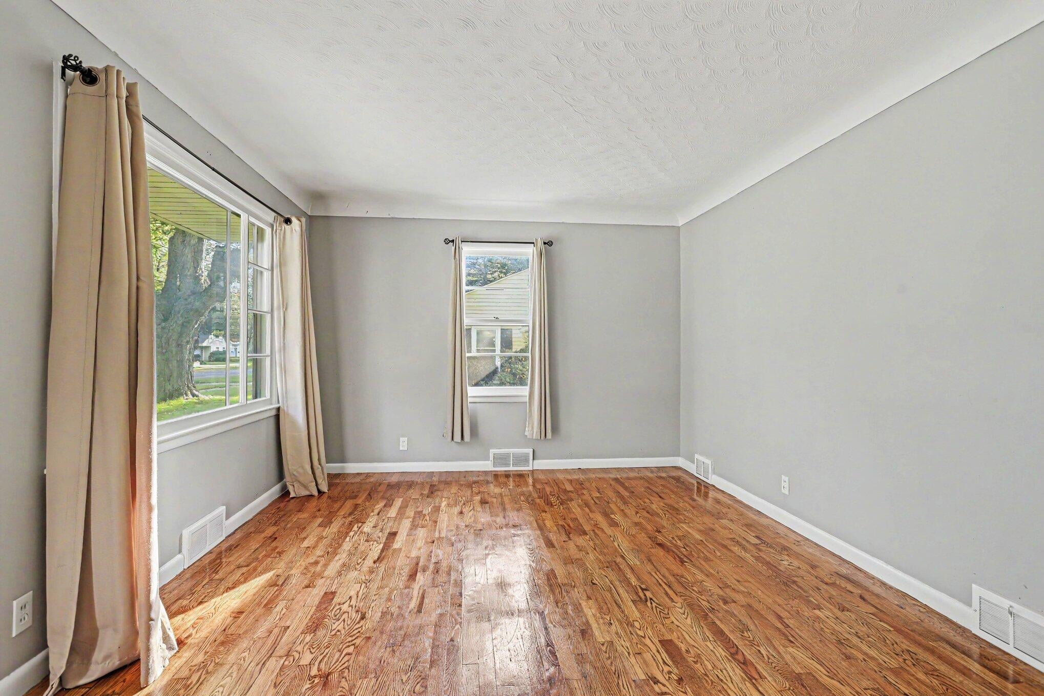 3703 Iroquois Trail