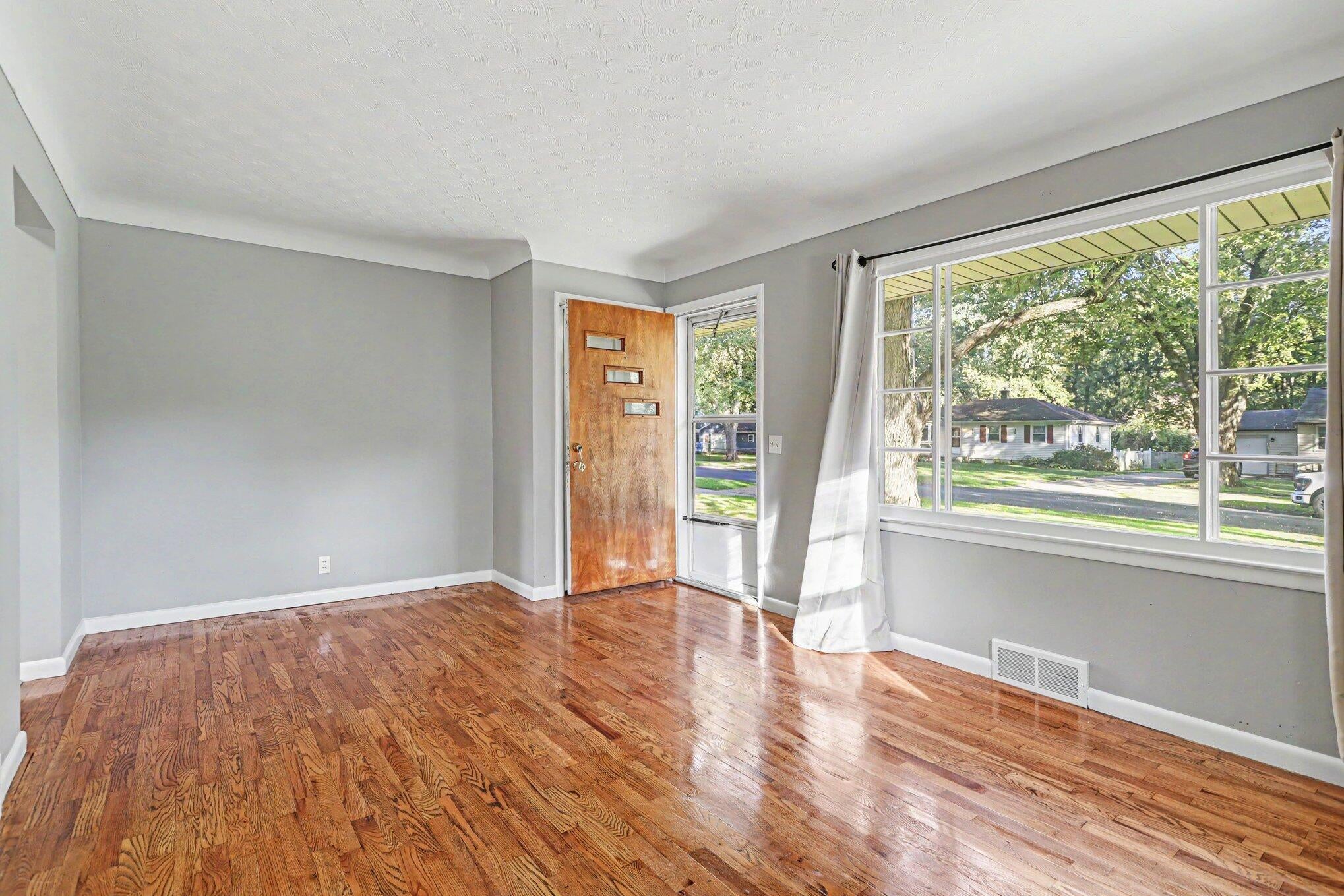 3703 Iroquois Trail