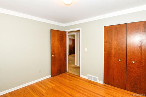 Tiny photo for 884 Eugene Drive, Oxford Charter Township, MI 48371 (MLS # 20261001559)