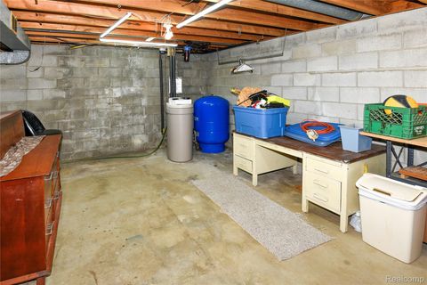 Tiny photo for 884 Eugene Drive, Oxford Charter Township, MI 48371 (MLS # 20261001559)