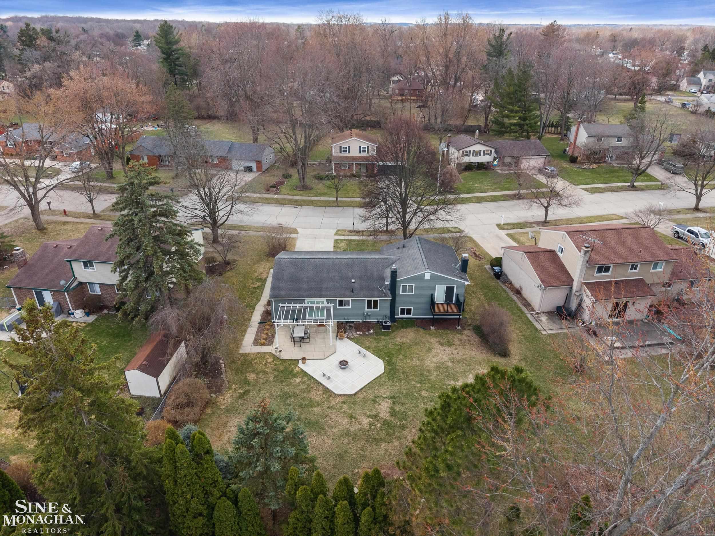 19330 Bainbridge Avenue