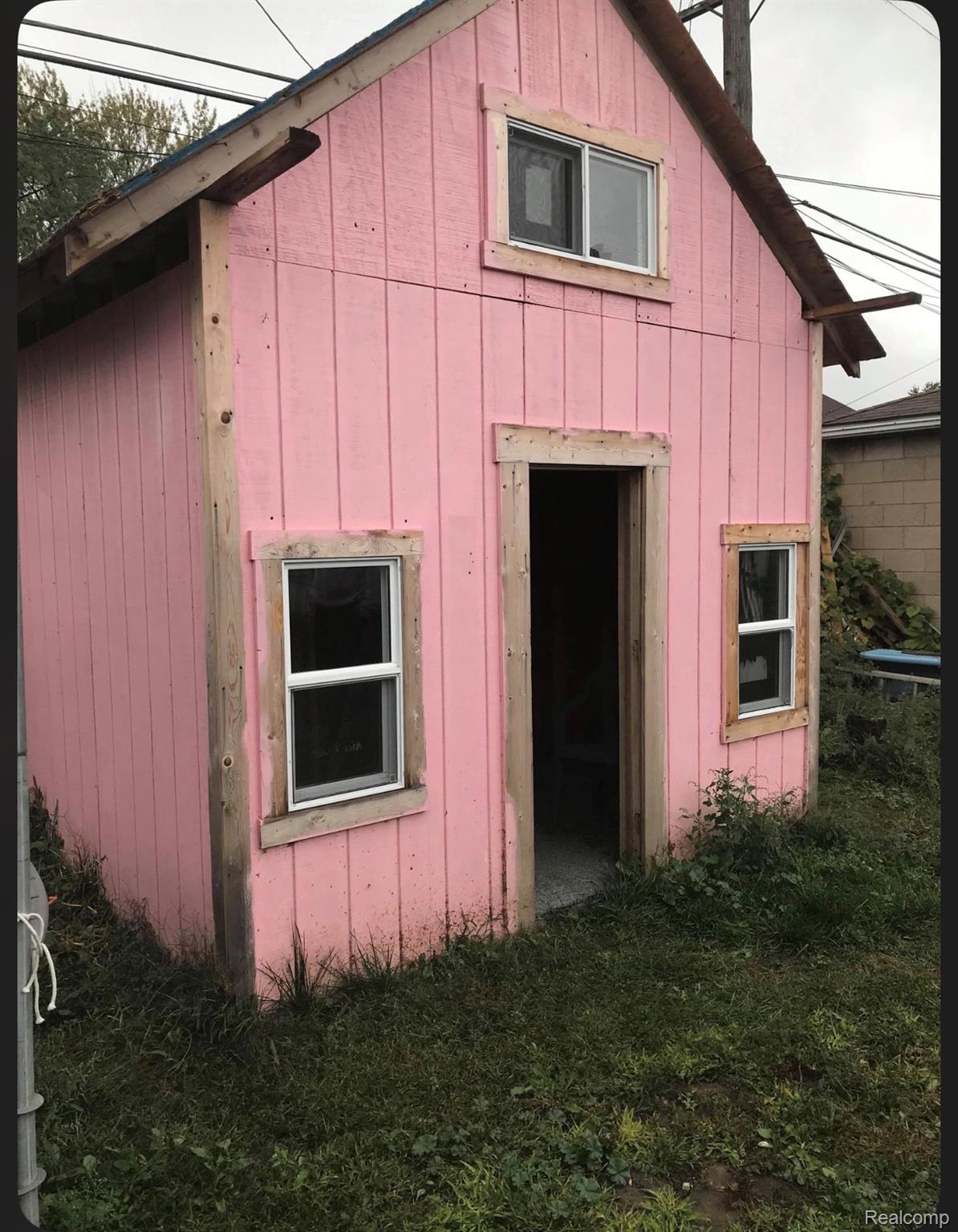 5885 S Shallow Drive