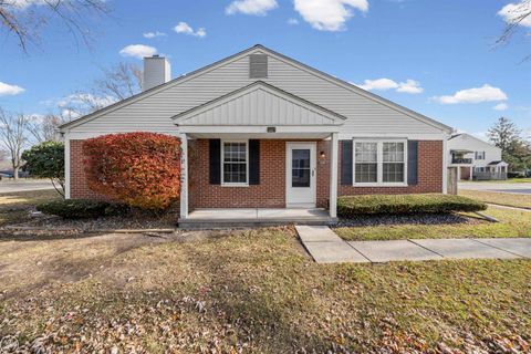 24692 N MEADOW Drive Harrison Charter Township MI 48045
