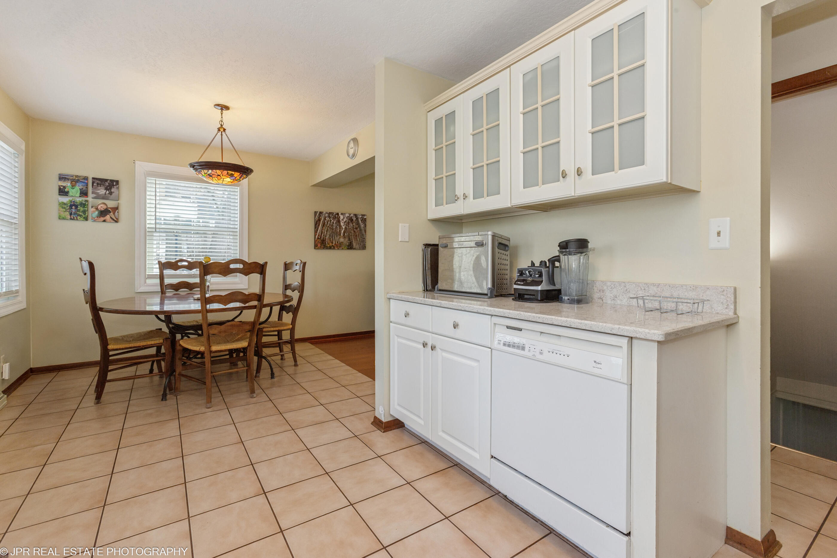 28 S Griffith Street