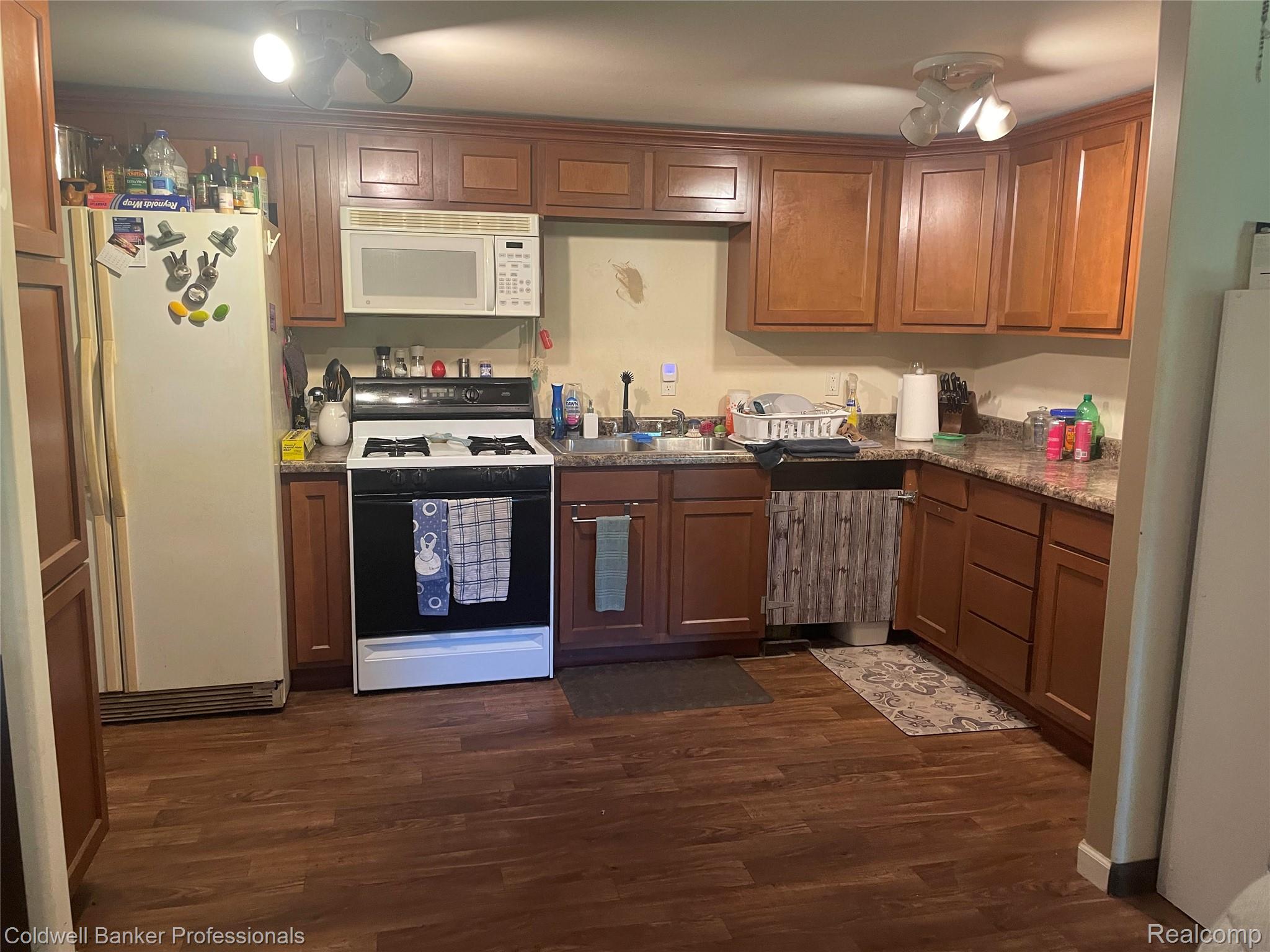 346 E 1st Street