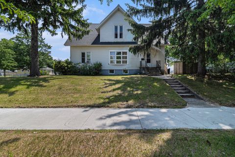 724 E Ludington Avenue Ludington City MI 49431