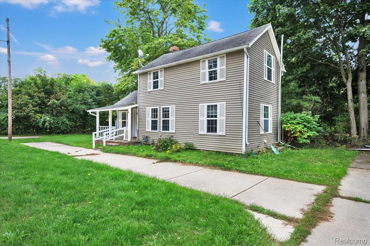 295 W 3rd Street