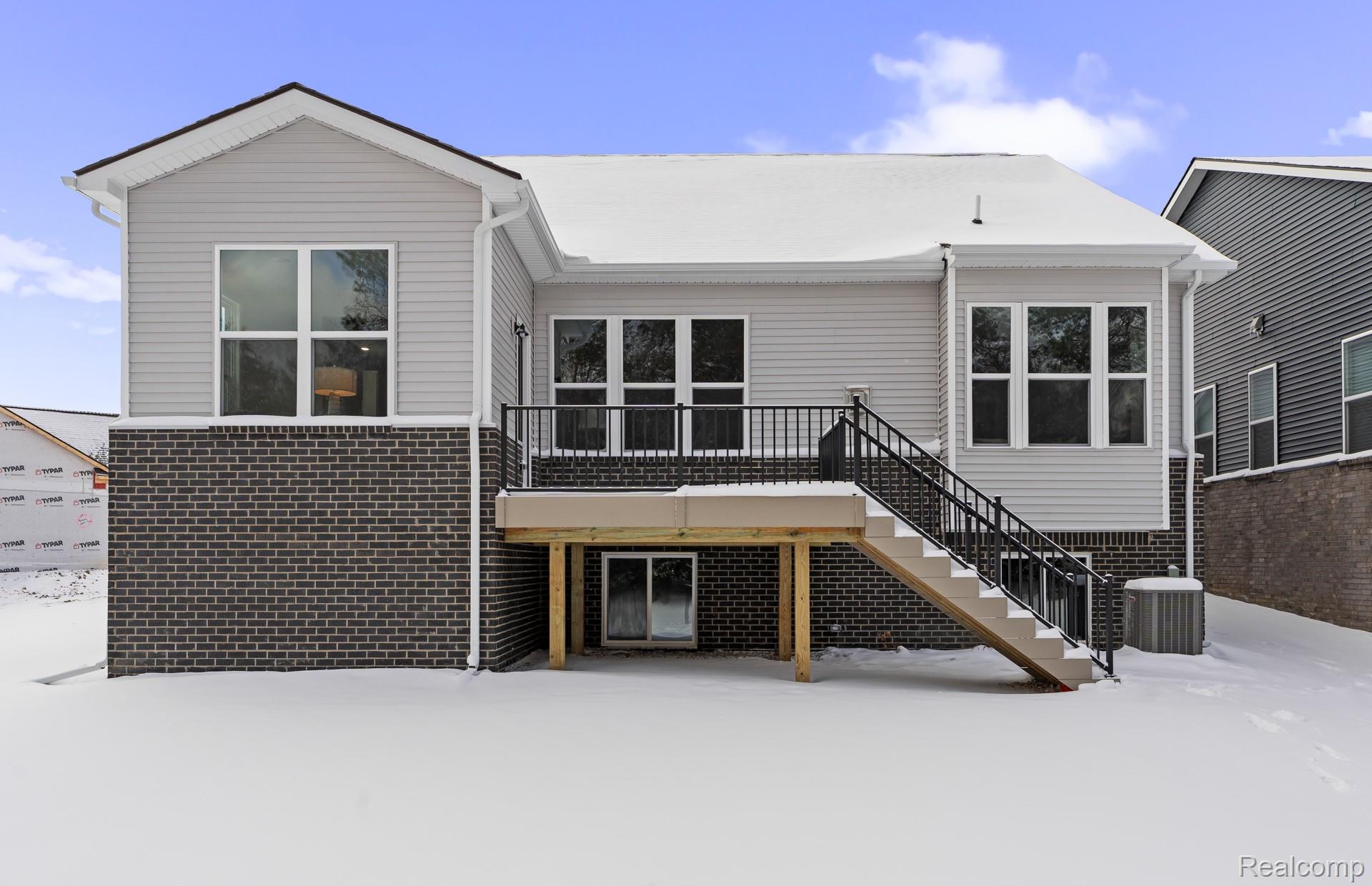 3042 Sheffield Circle