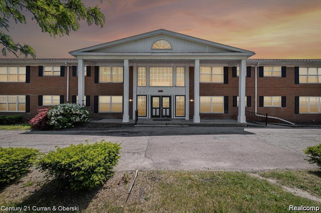 25301 5 Mile Road 125