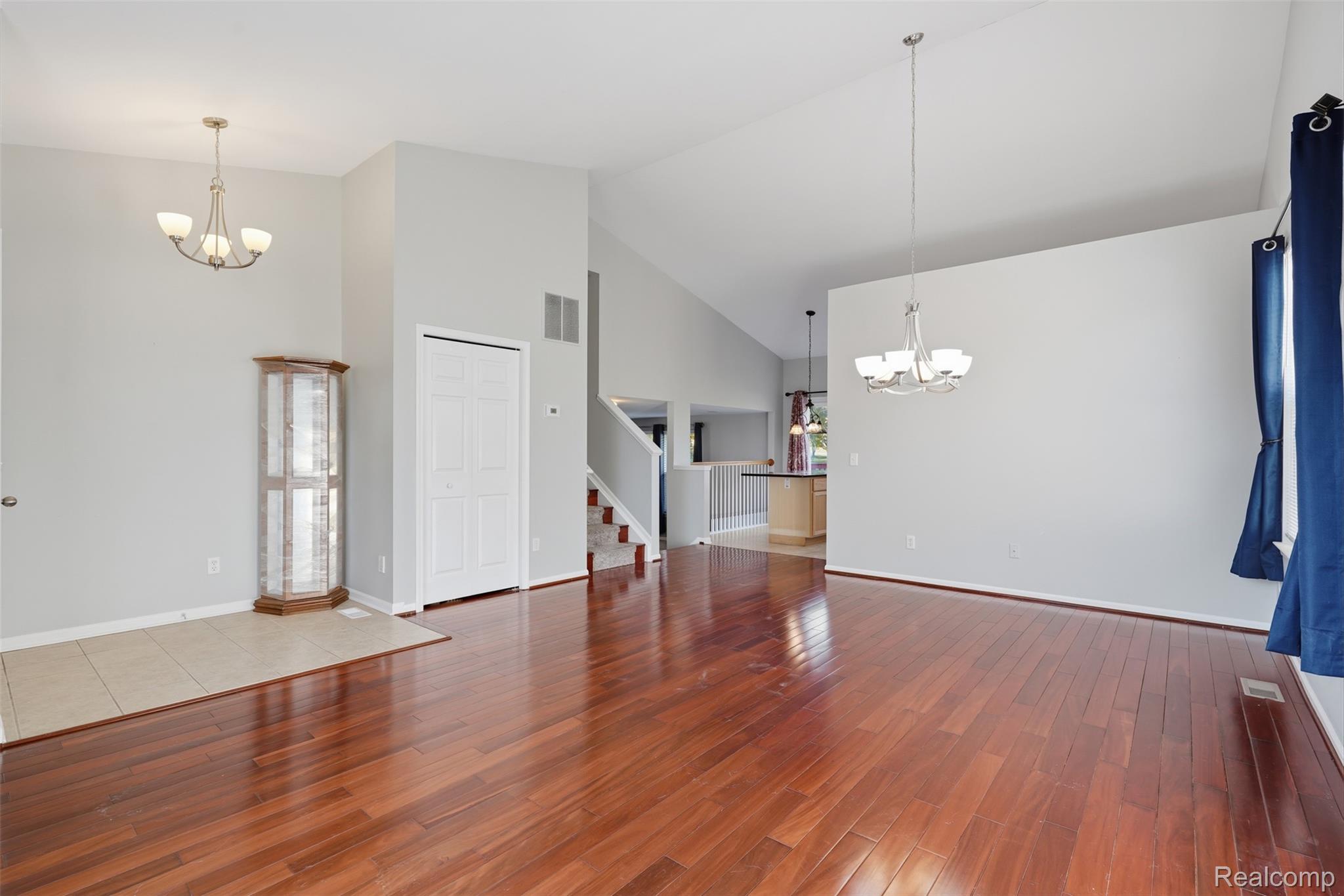 1045 Walcott Lane